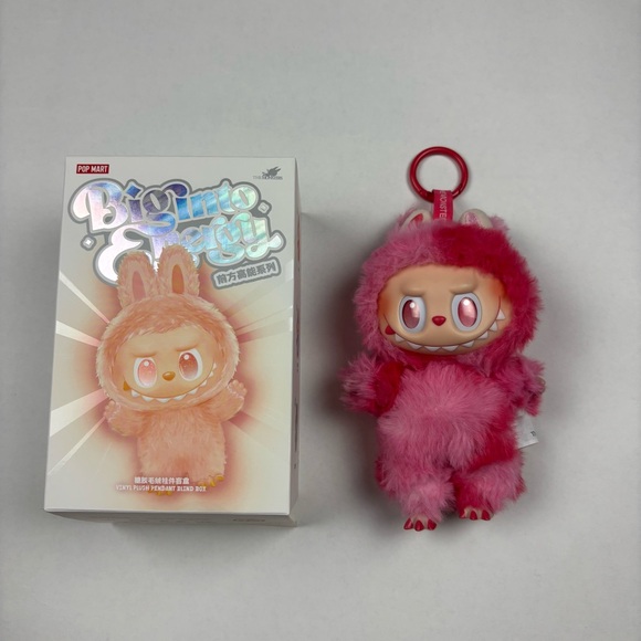 Labubu BIE Love - Accessory Included - Picture 2 of 12